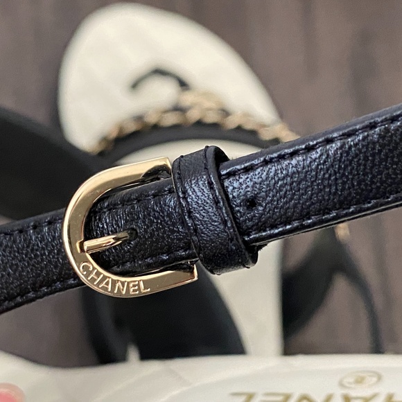 2023 CHANEL CC LOGO BLACK THONG LEATHER FLAT SHOES SANDALS 40 - Picture 7 of 16